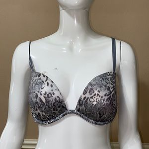 PINK VS Heartbreaker Plunge Push Up Bra